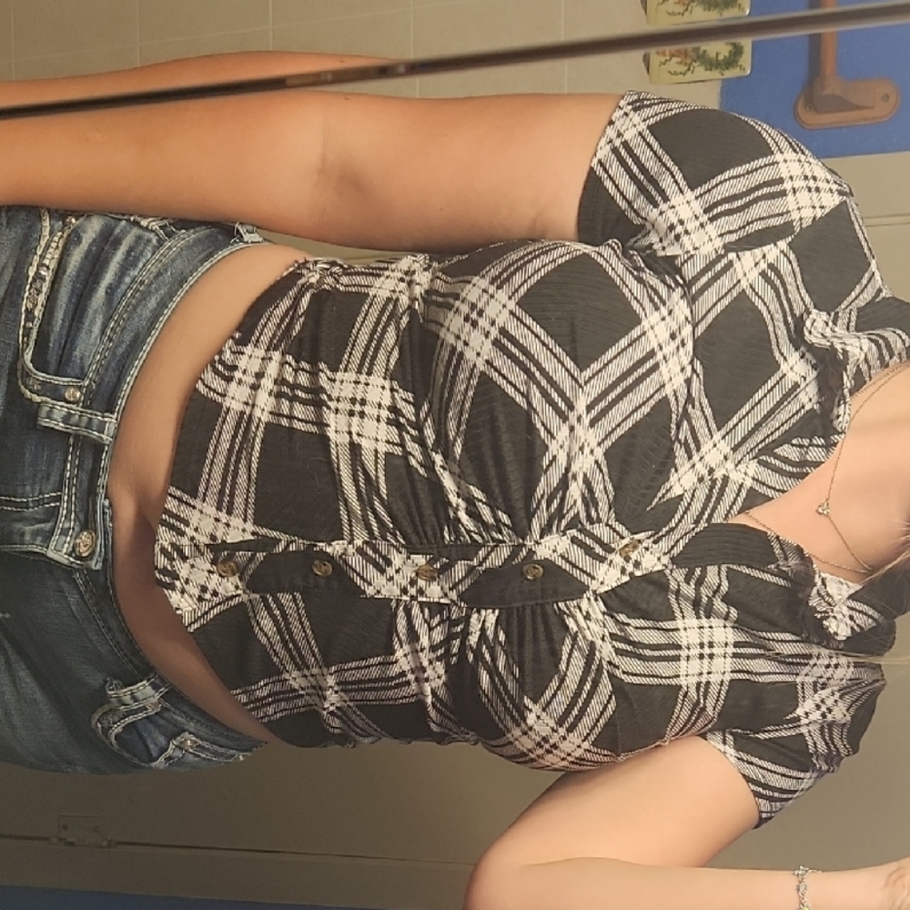Chic Plaid Button-Up Crop Top
